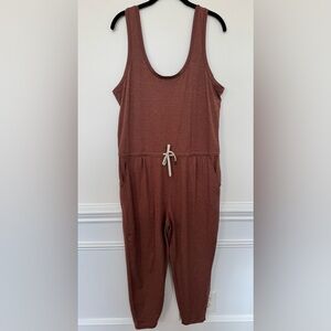 Vuori Lux At Ease Jumpsuit Rust/Terracotta Size Large